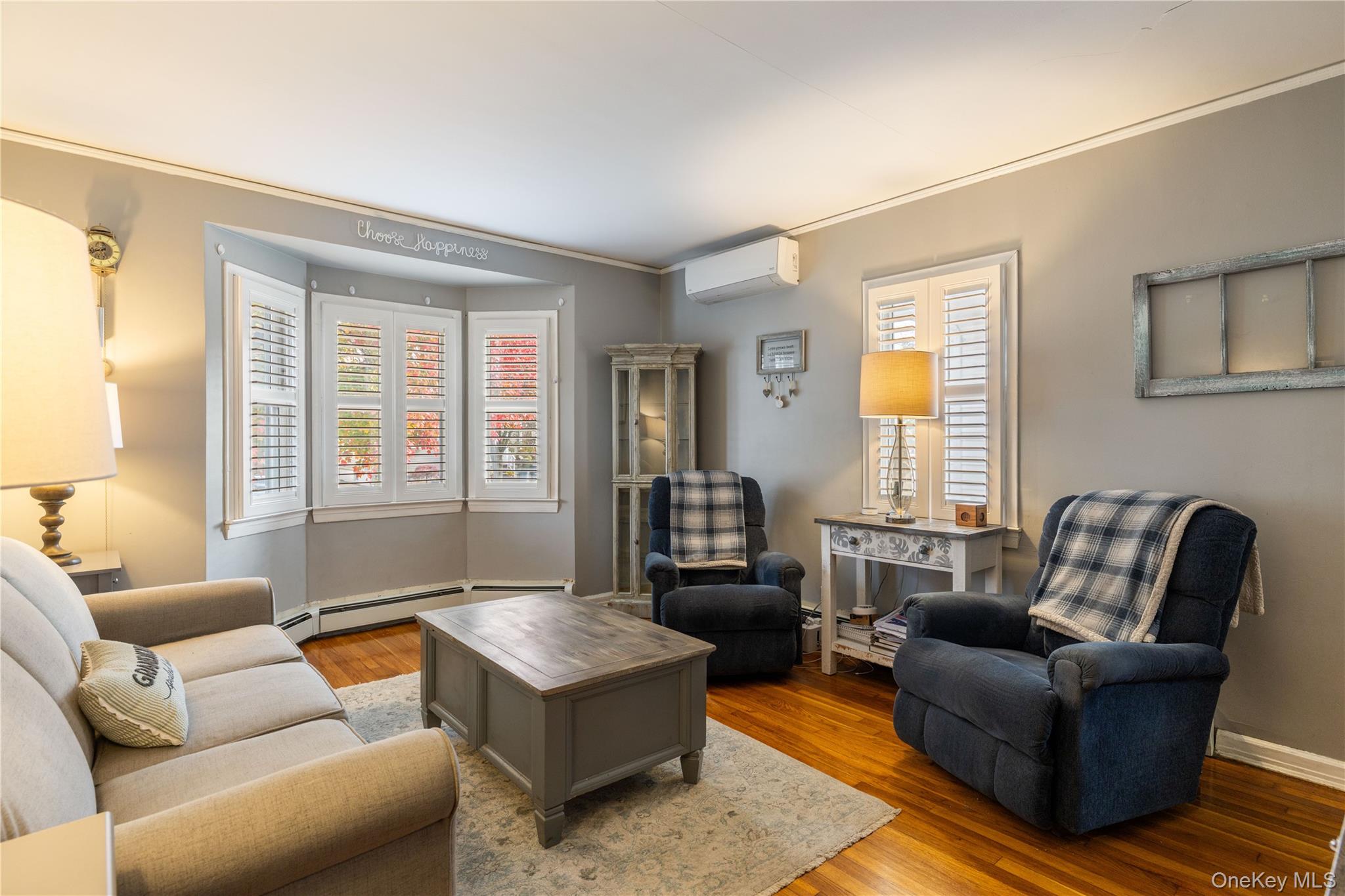 #4 photo, 959 N 5th Street, New Hyde Park , NY 11040