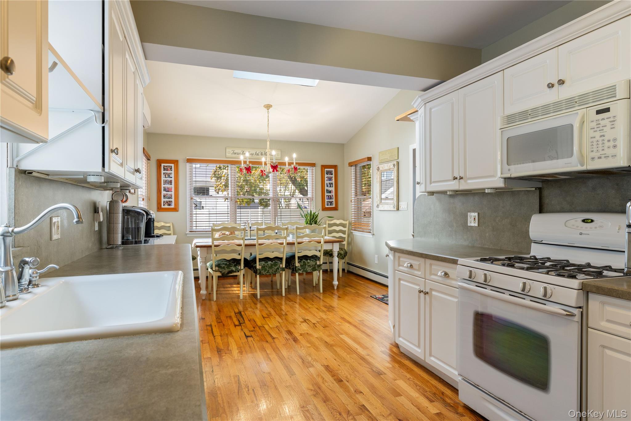 #6 photo, 959 N 5th Street, New Hyde Park , NY 11040