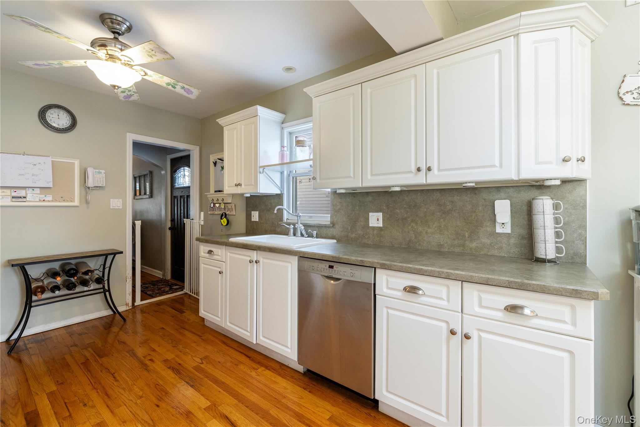 #9 photo, 959 N 5th Street, New Hyde Park , NY 11040