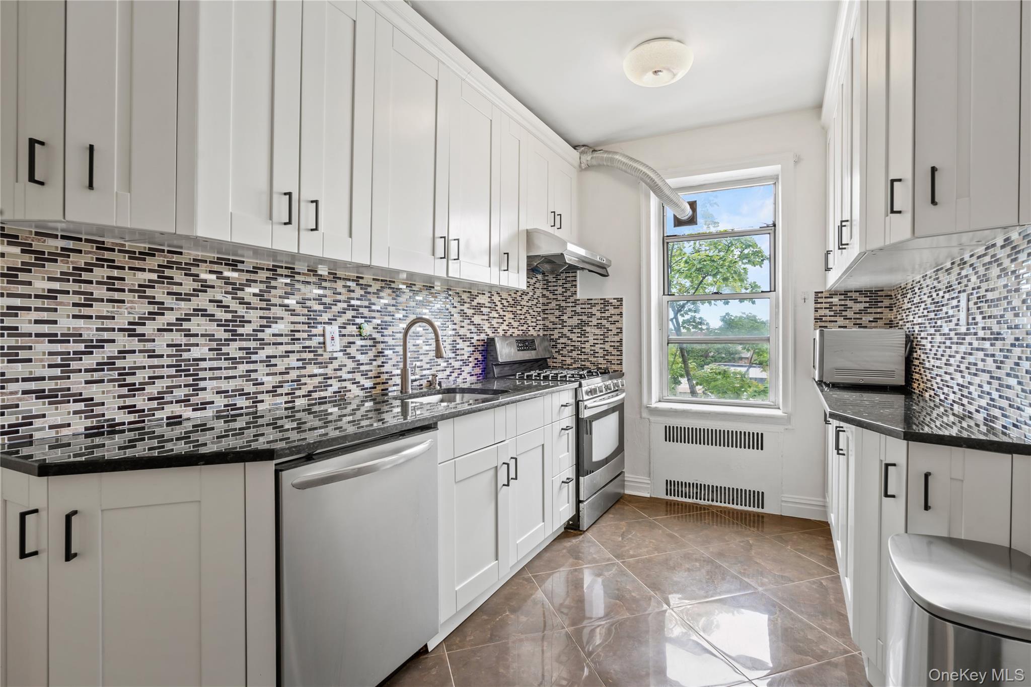 #9 photo, 111-39 76th Road, Forest Hills , NY 11375