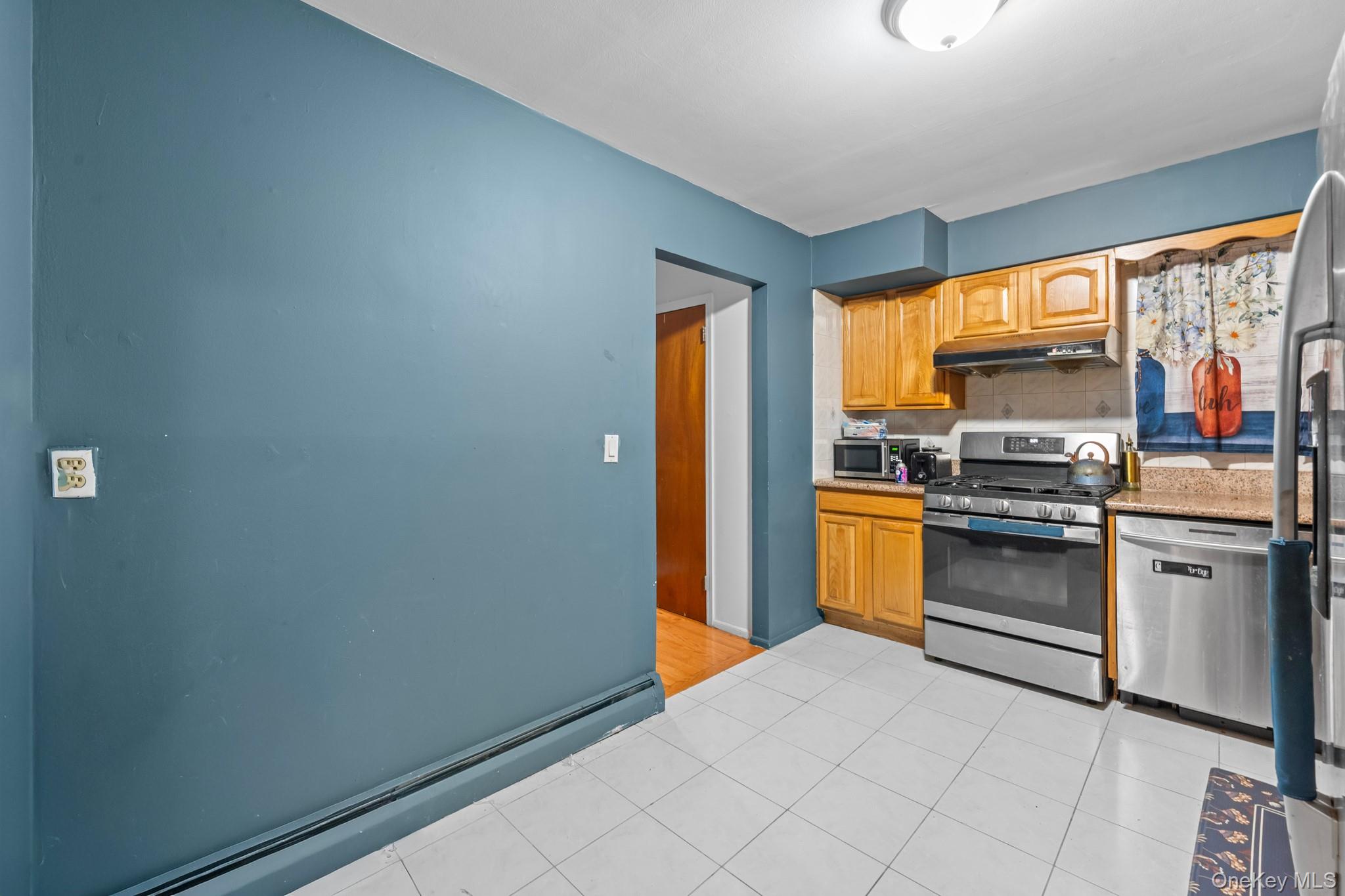 #12 photo, 97 Arlington Avenue, Valley Stream , NY 11580