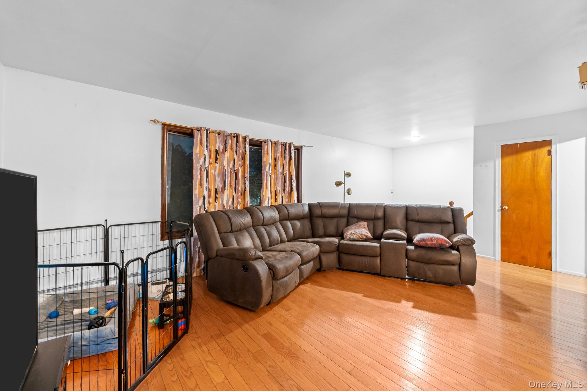 #8 photo, 97 Arlington Avenue, Valley Stream , NY 11580