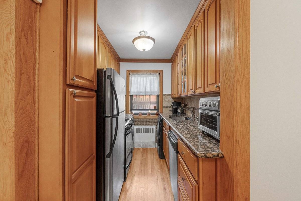 #7 photo, 157-45 17th Rd, #1, Whitestone , NY 11357