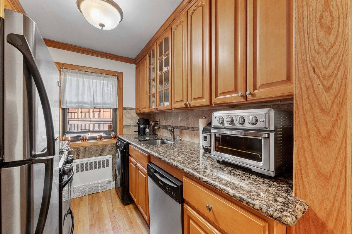 #8 photo, 157-45 17th Rd, #1, Whitestone , NY 11357