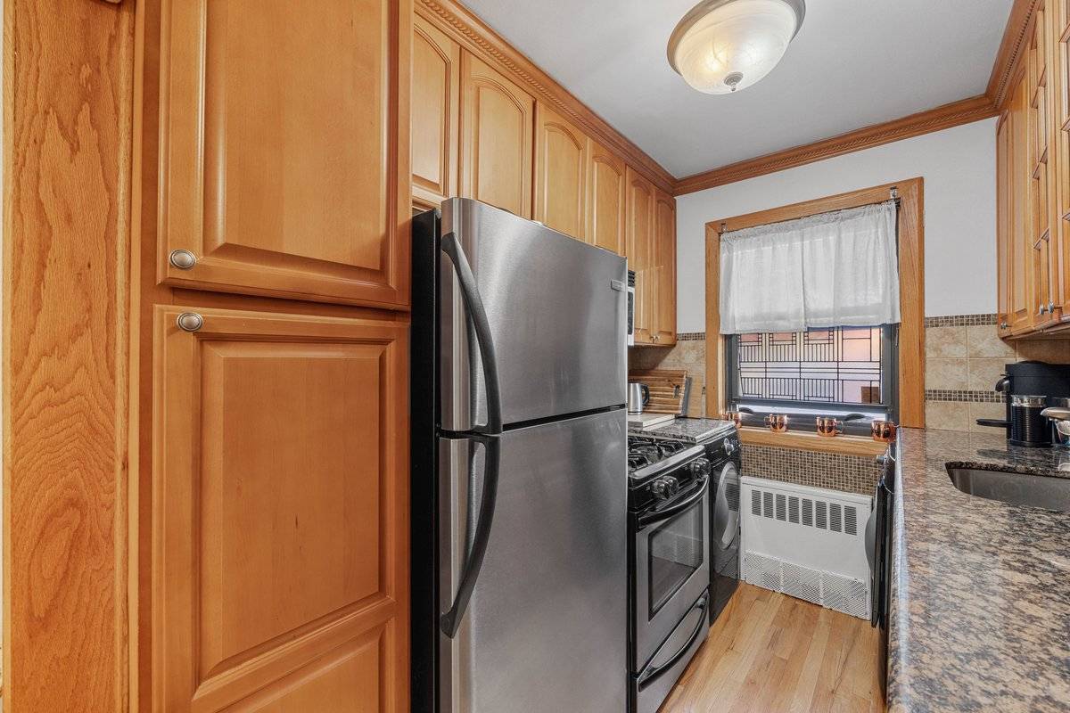 #9 photo, 157-45 17th Rd, #1, Whitestone , NY 11357