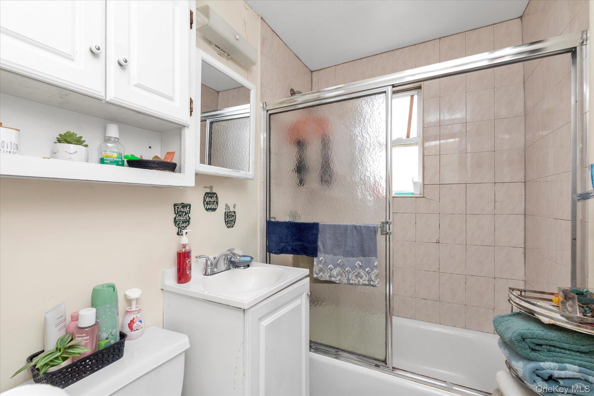 #18 photo, 20-21 Parsons Boulevard, Whitestone , NY 11357