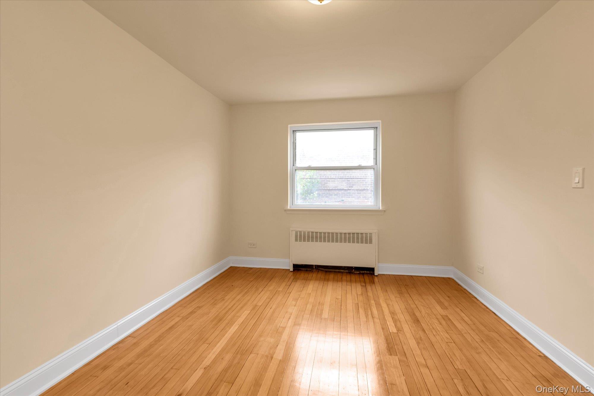 #8 photo, 20-21 Parsons Boulevard, Whitestone , NY 11357