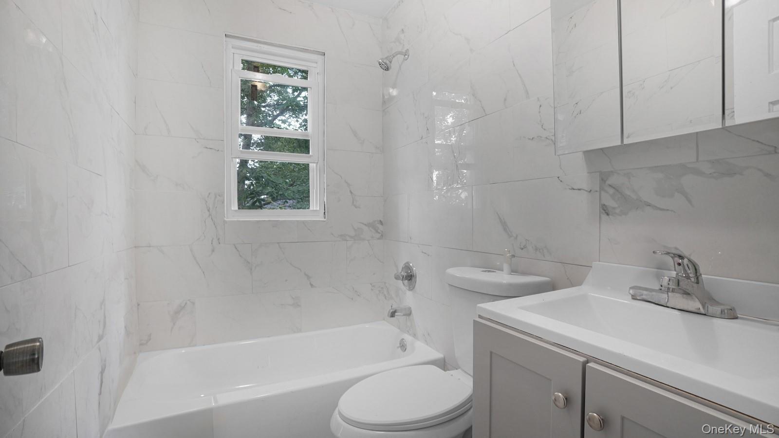 #17 photo, 3965 Duryea Avenue, Bronx , NY 10466