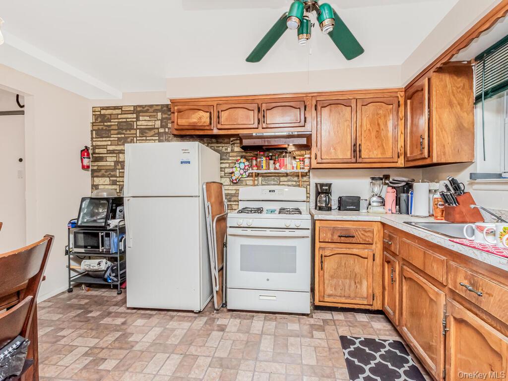 #16 photo, 3312 Edson Avenue, Bronx , NY 10469