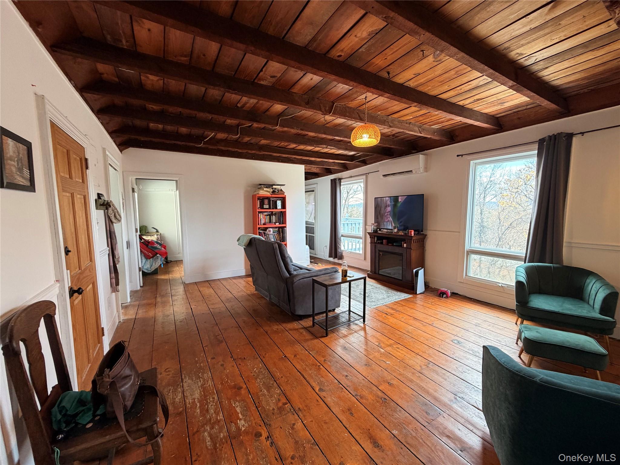 #1 photo, 67 Old Albany Post Road, Rhinebeck , NY 12572