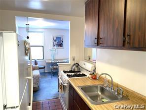 #7 photo, 650 Warburton Avenue, Yonkers , NY 10701