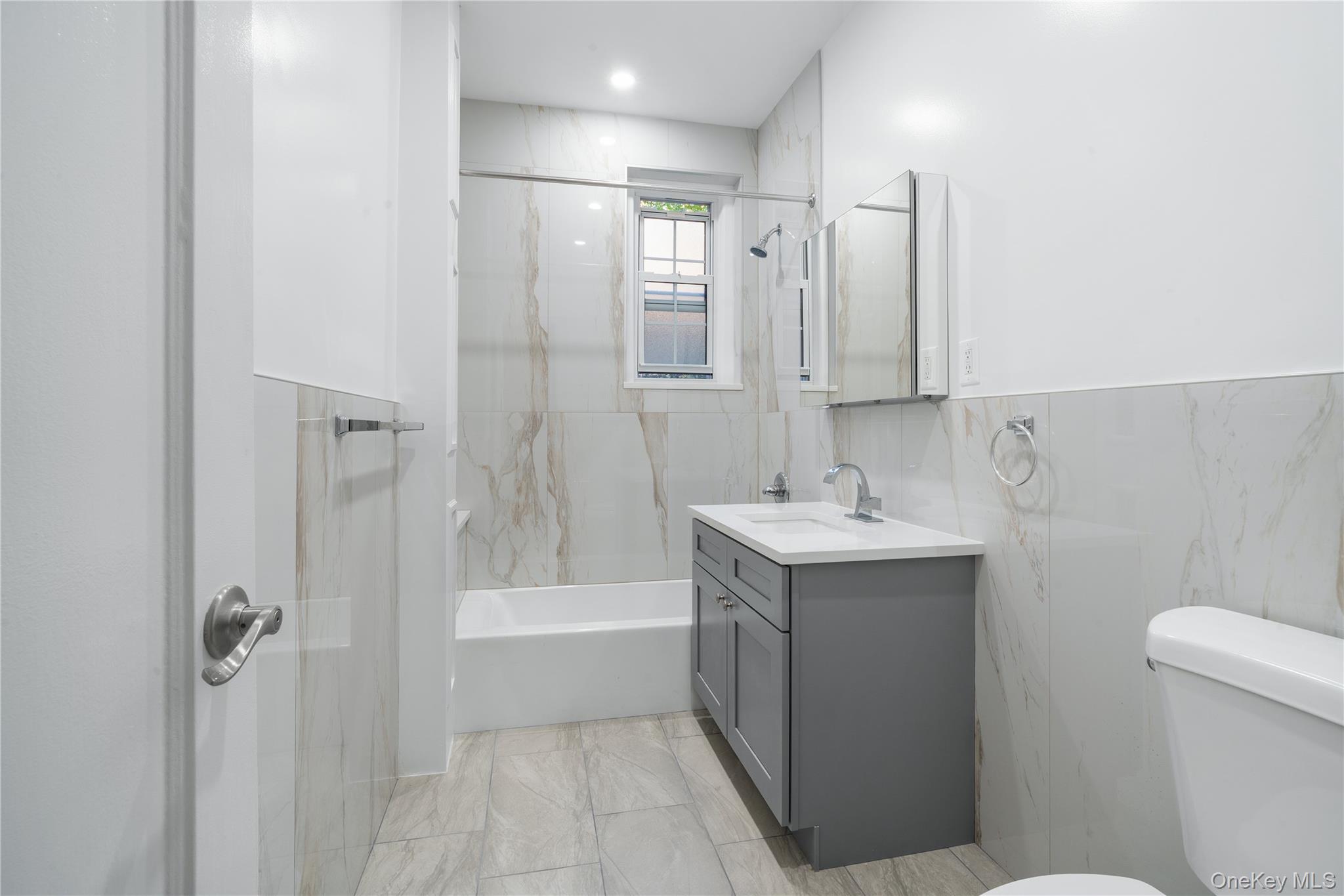 #18 photo, 11007 73rd Road, Forest Hills , NY 11375