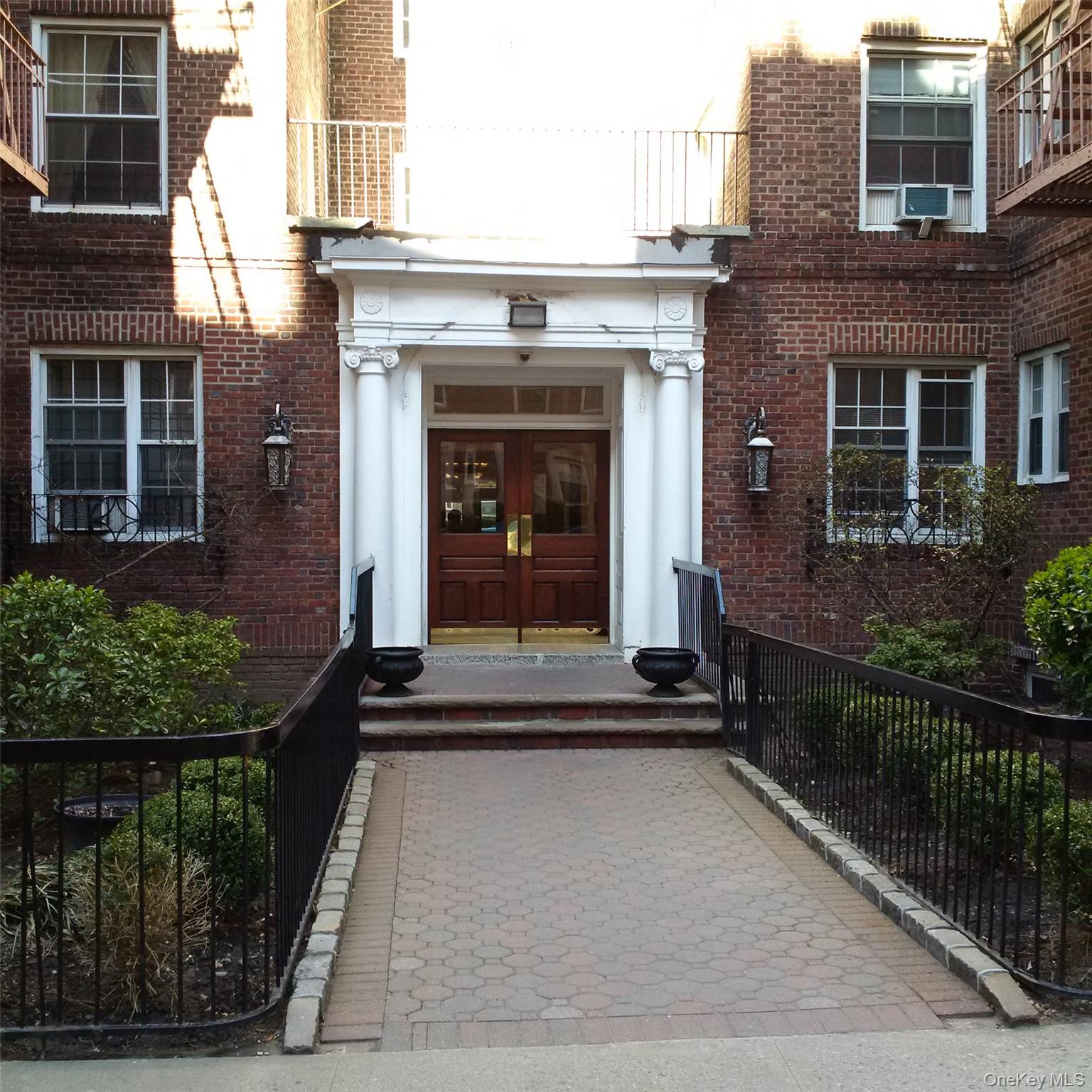 #20 photo, 11007 73rd Road, Forest Hills , NY 11375