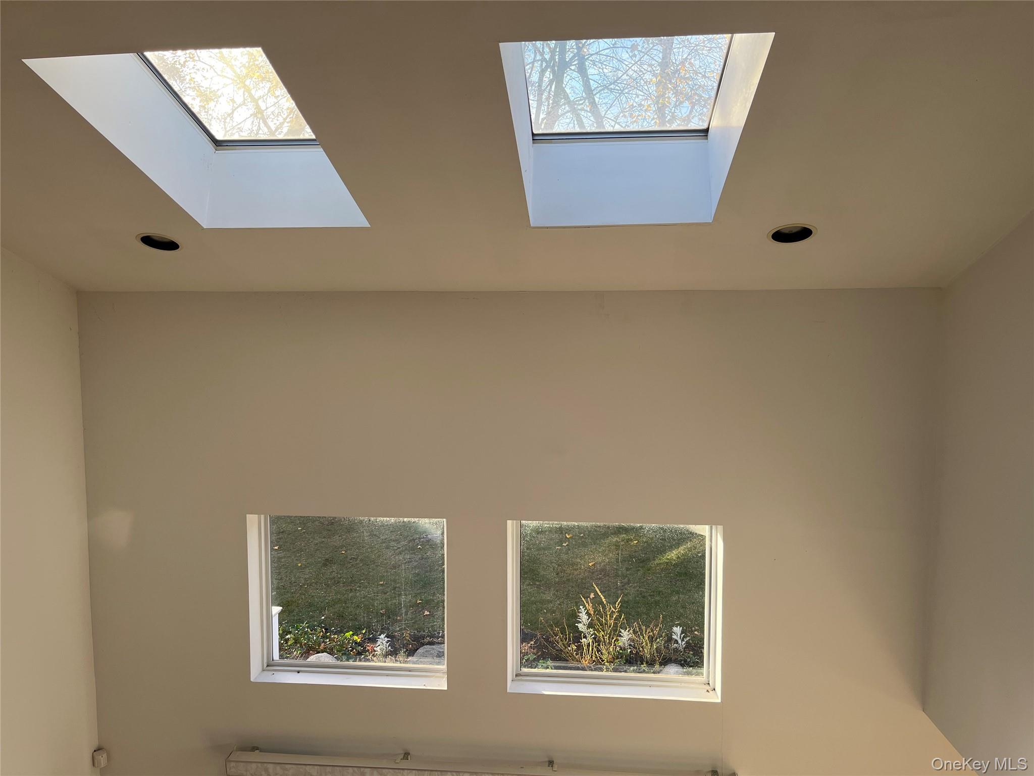 #16 photo, 12 Horizon Court, Huntington , NY 11743