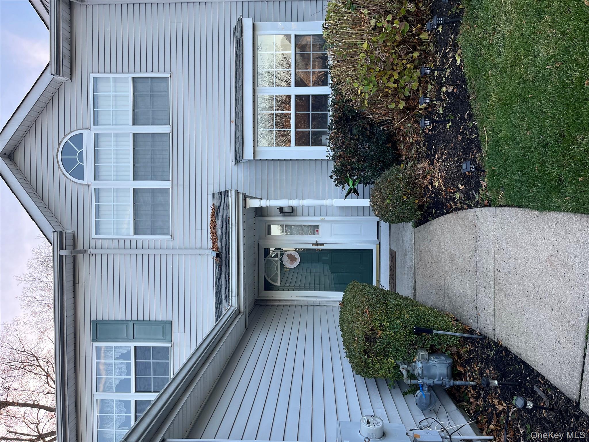 #2 photo, 12 Horizon Court, Huntington , NY 11743