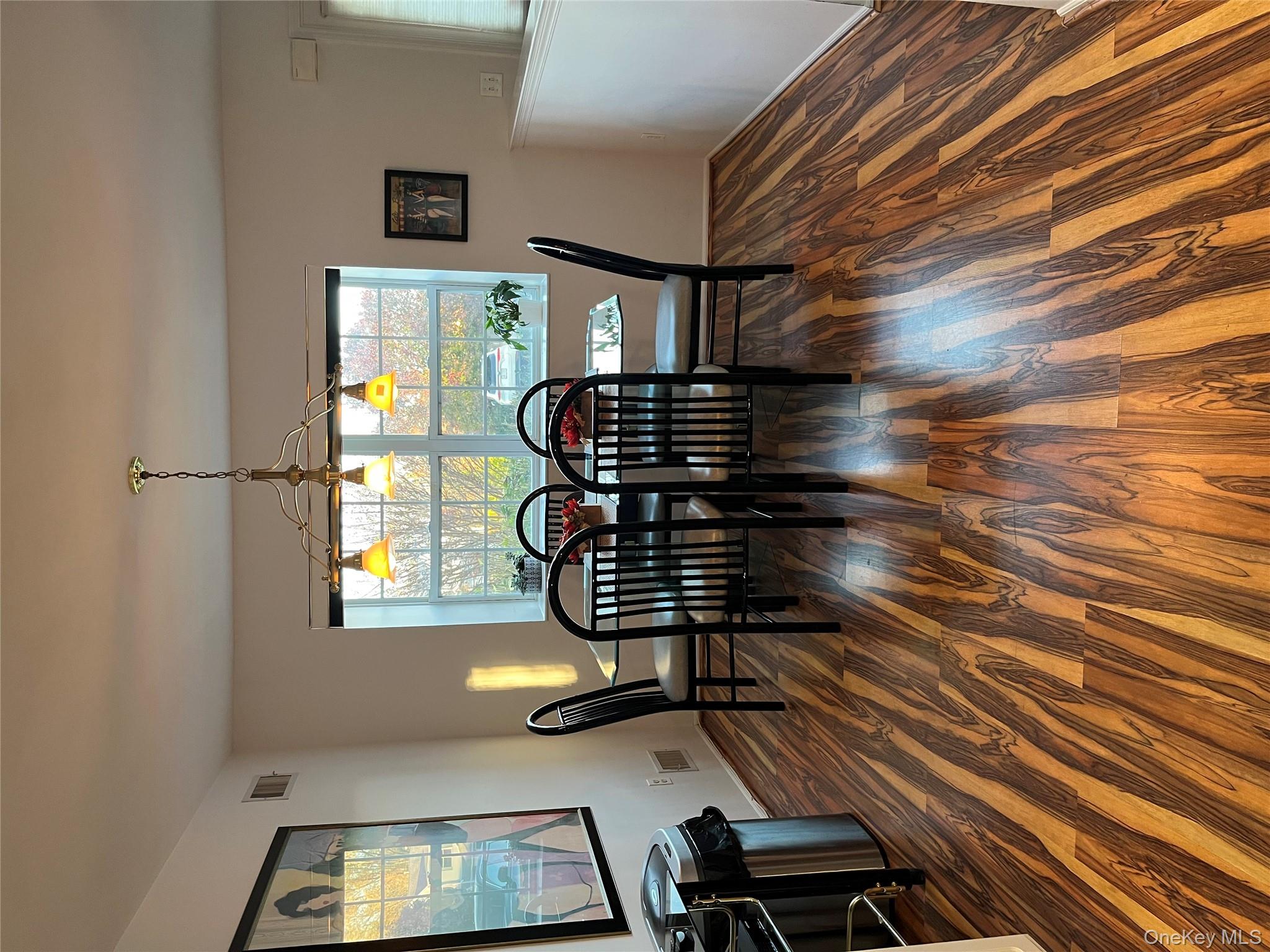 #5 photo, 12 Horizon Court, Huntington , NY 11743