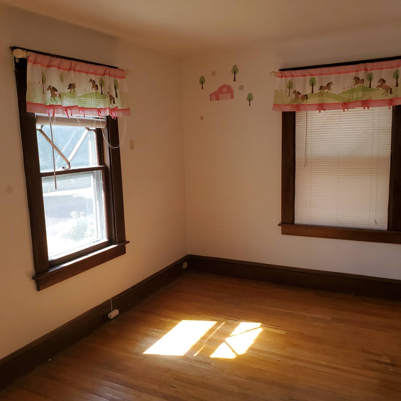 #16 photo, 921 Grove St, Elmira , NY 14901