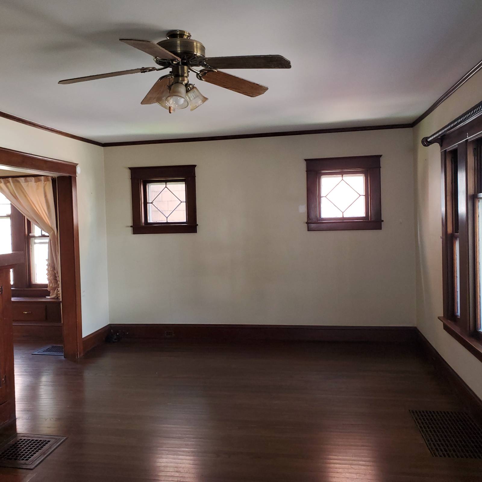 #7 photo, 921 Grove St, Elmira , NY 14901