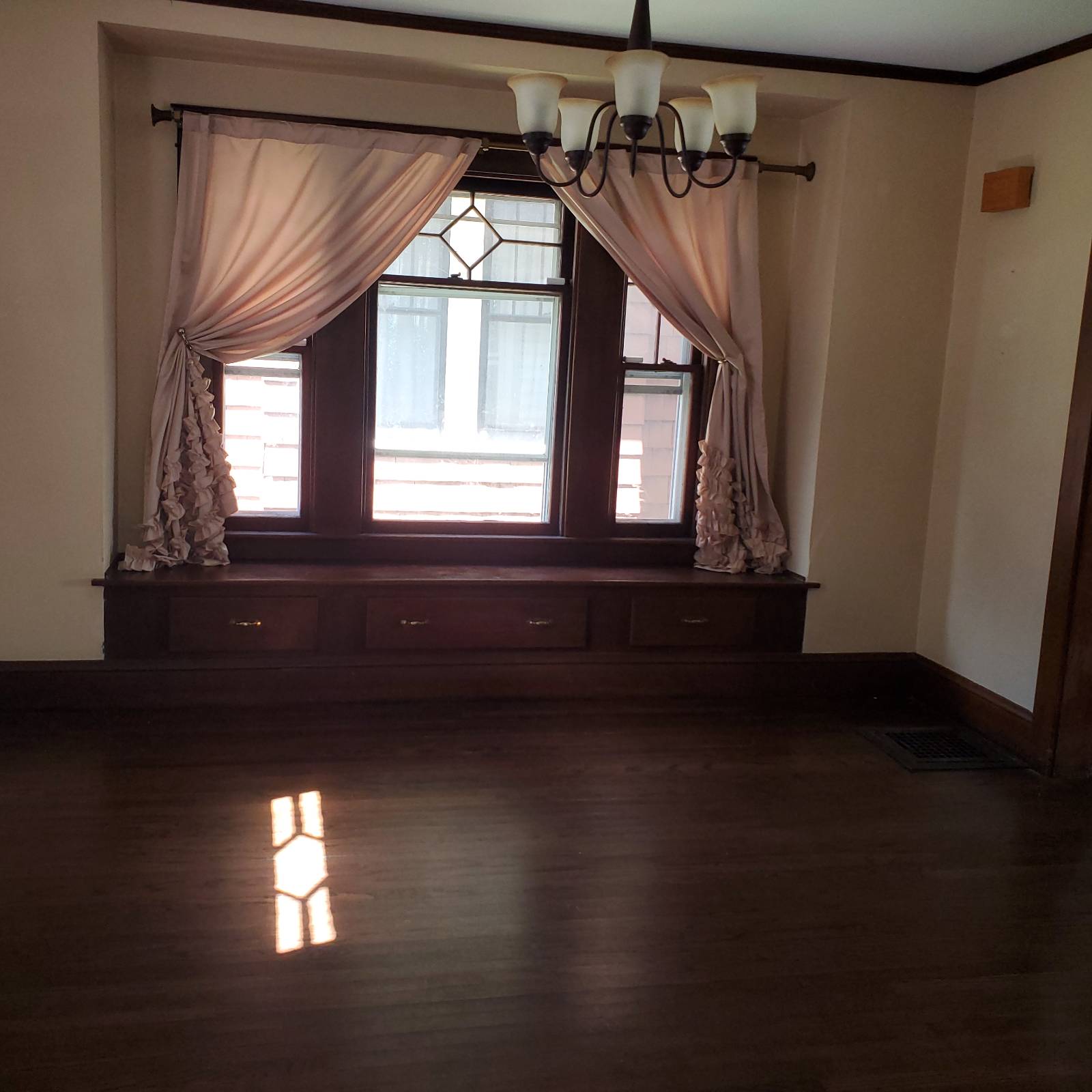 #9 photo, 921 Grove St, Elmira , NY 14901