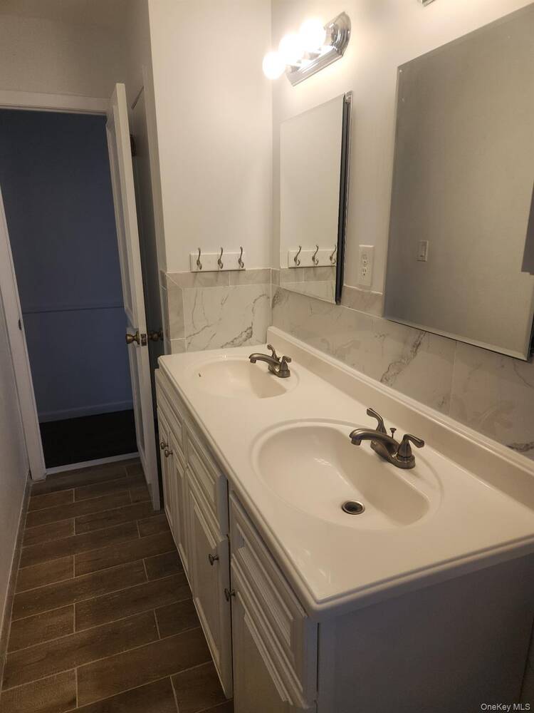 #3 photo, 147 Connetquot Road, Oakdale , NY 11769