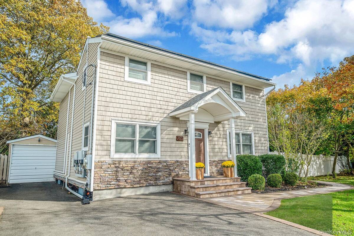 #1 photo, 785 Franklyn Avenue, Bohemia , NY 11716