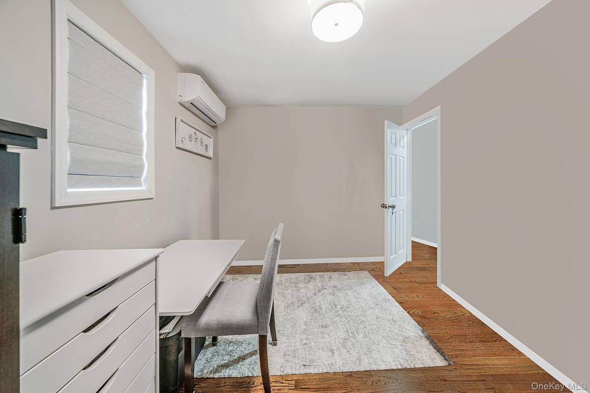 #17 photo, 785 Franklyn Avenue, Bohemia , NY 11716