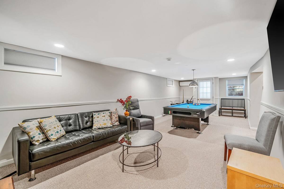 #20 photo, 785 Franklyn Avenue, Bohemia , NY 11716