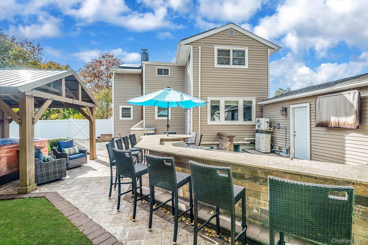 #25 photo, 785 Franklyn Avenue, Bohemia , NY 11716