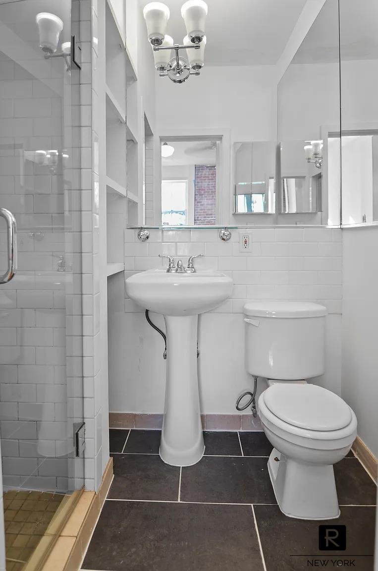 #6 photo, 491 W 22nd Street, Chelsea , NY 10011