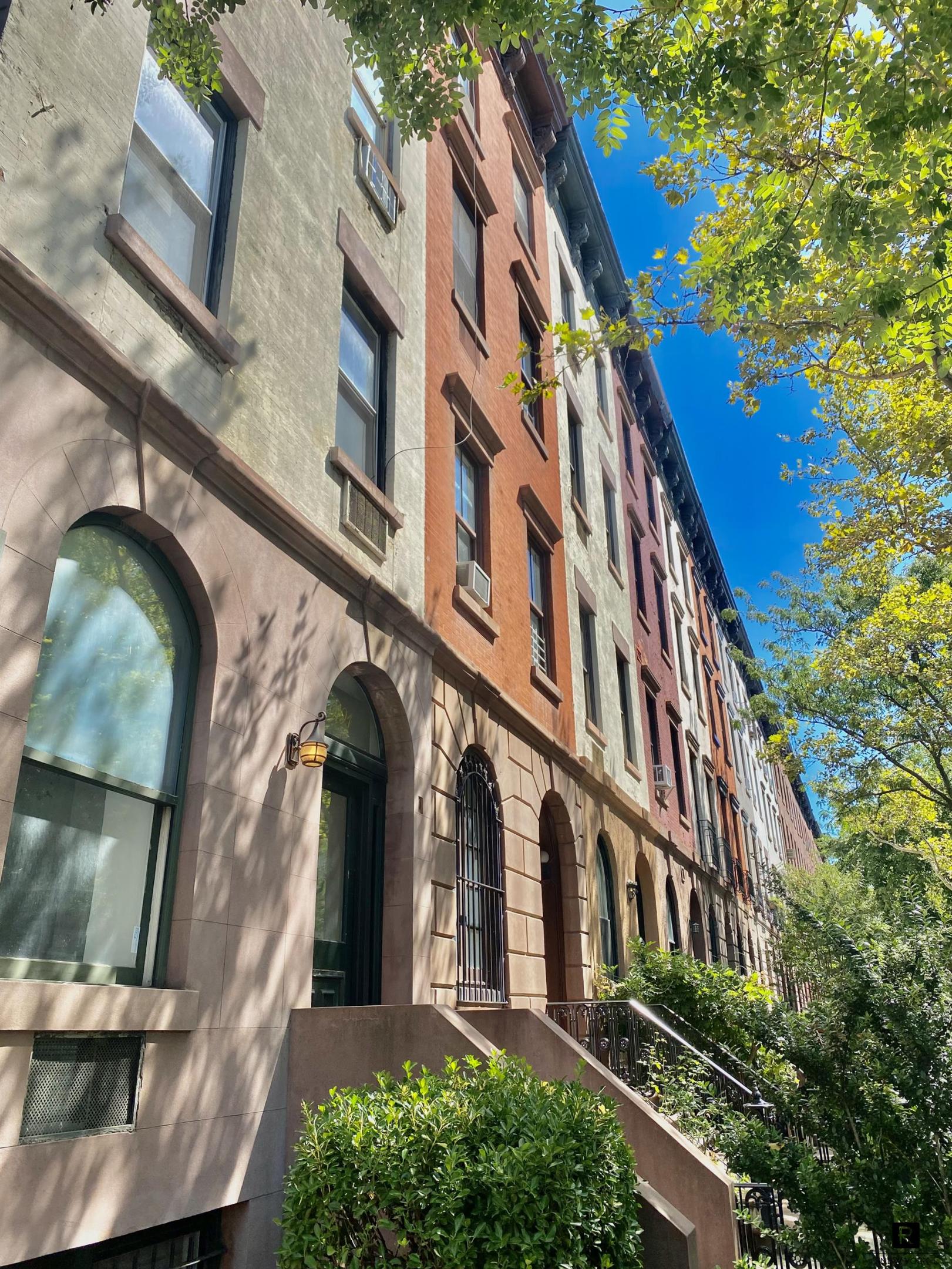 #7 photo, 491 W 22nd Street, Chelsea , NY 10011