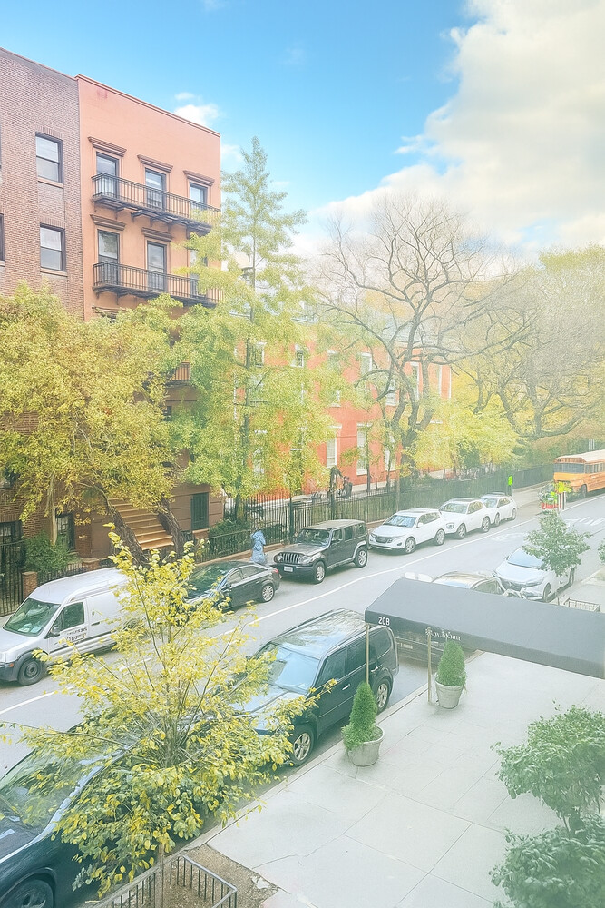 #3 photo, 210 E 15TH Street, Gramercy Park , NY 10003