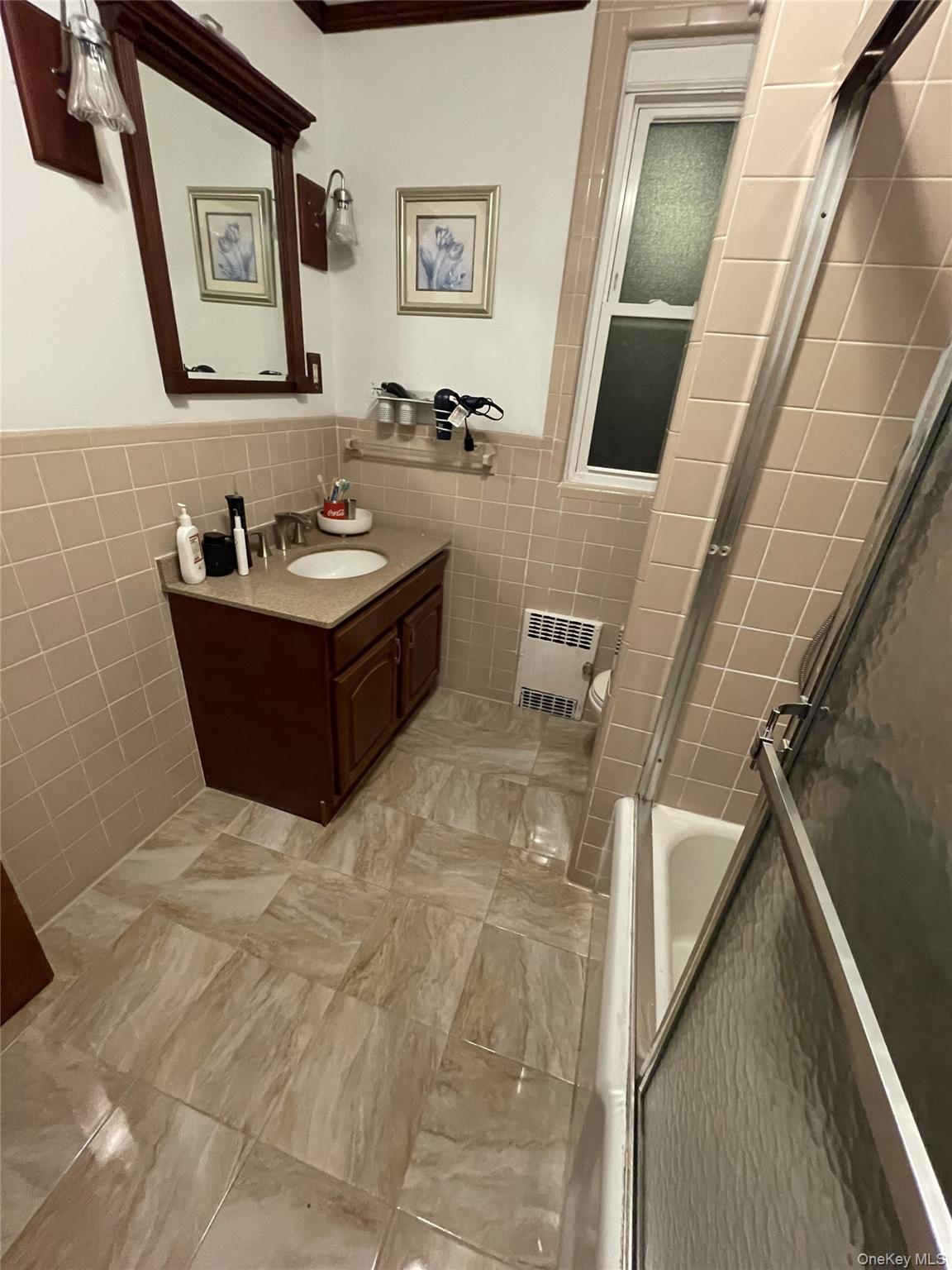 #18 photo, 78-54 76th Street, Glendale , NY 11385