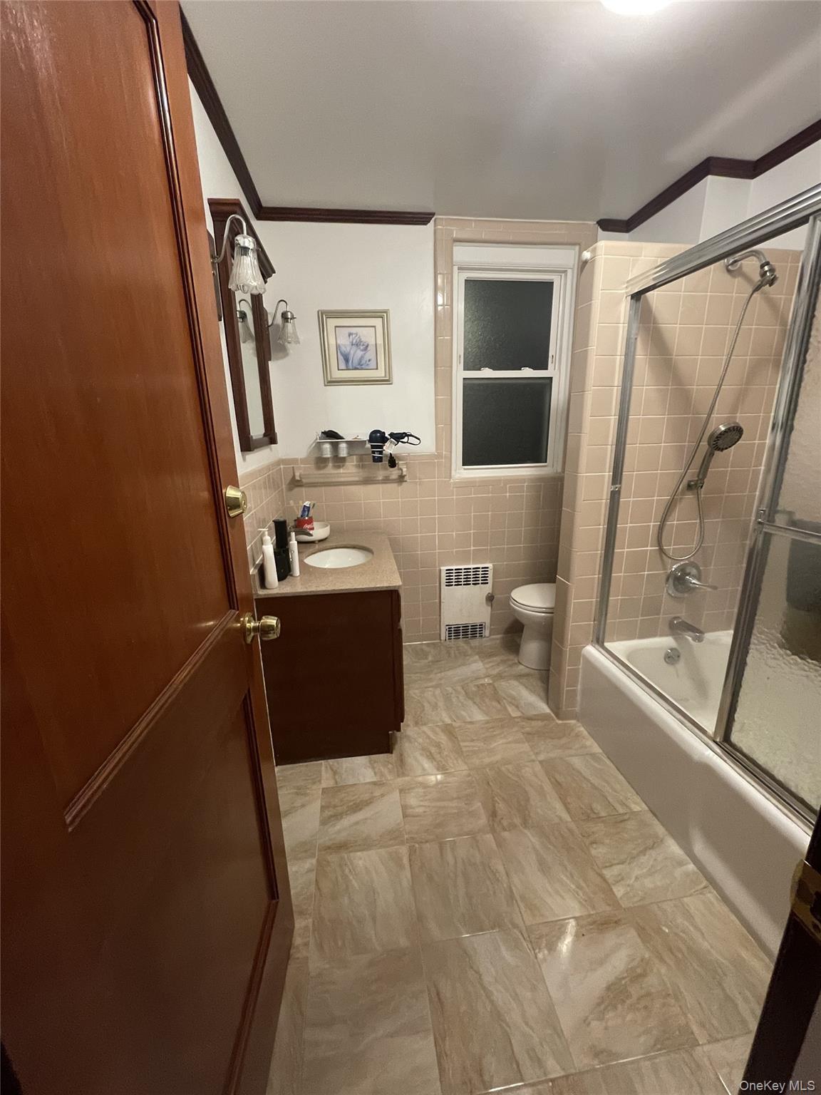 #19 photo, 78-54 76th Street, Glendale , NY 11385