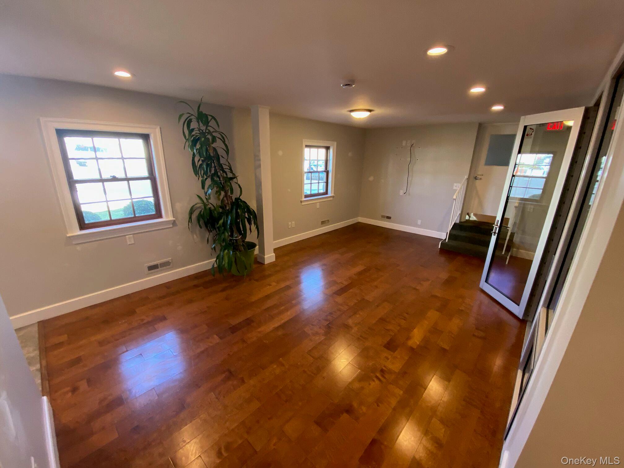 #7 photo, 555 E Boston Post Road, Mamaroneck , NY 10543