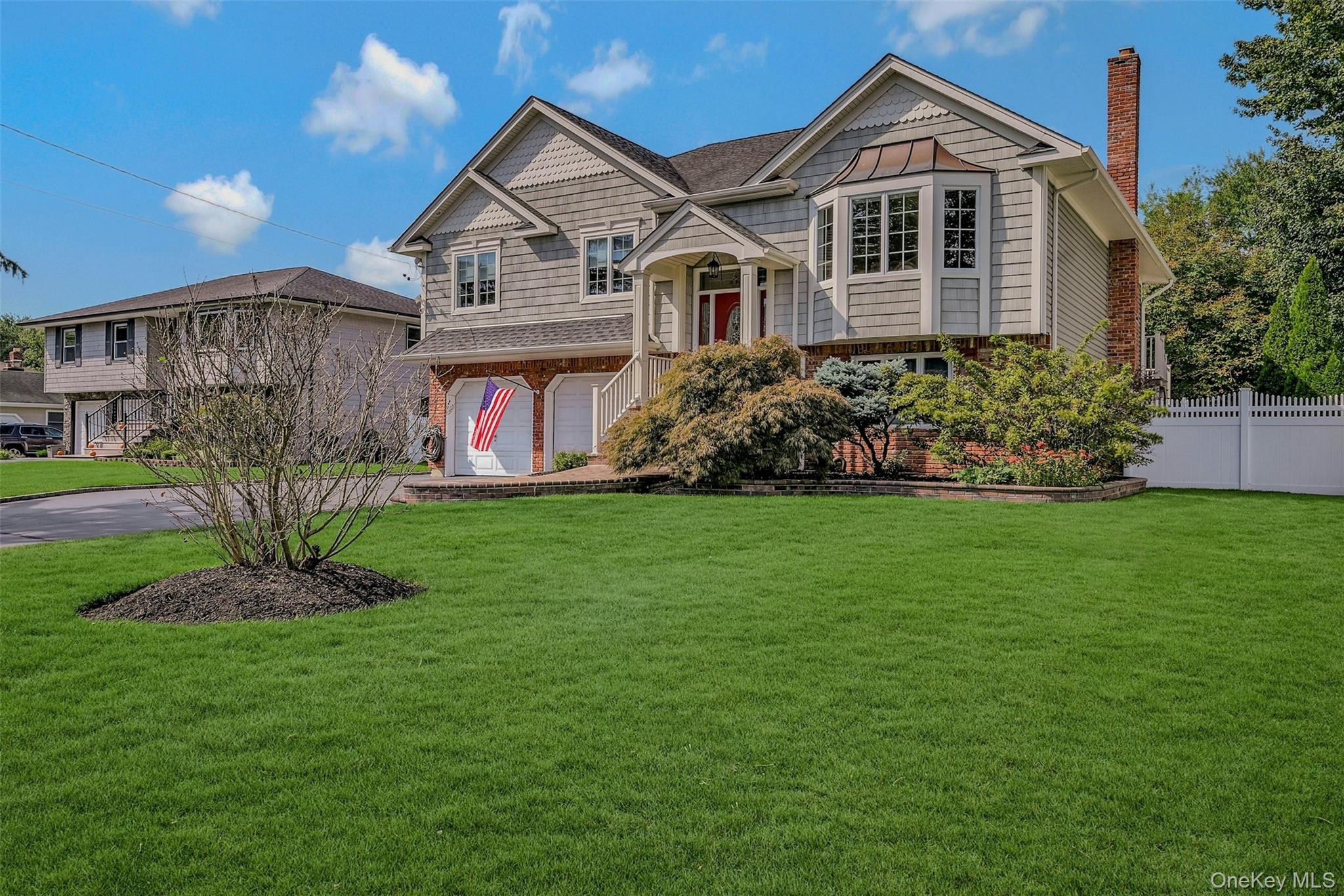 #2 photo, 30 W Shore Road, Oakdale , NY 11769