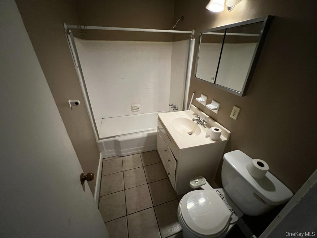 #10 photo, 120 Horton Highway, Mineola , NY 11501