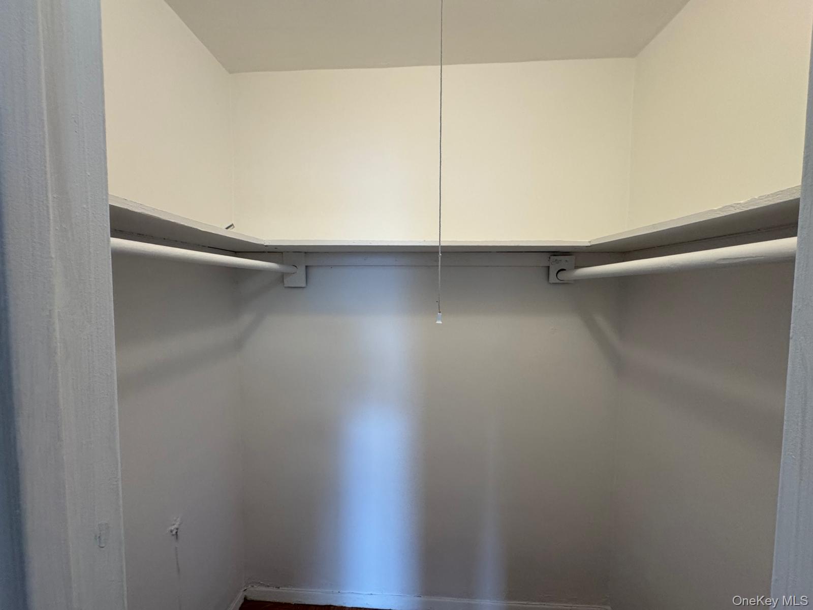 #17 photo, 120 Horton Highway, Нассау ‖ Mineola , NY 11501