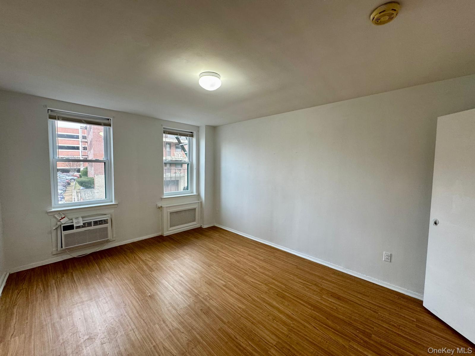 #18 photo, 120 Horton Highway, Нассау ‖ Mineola , NY 11501