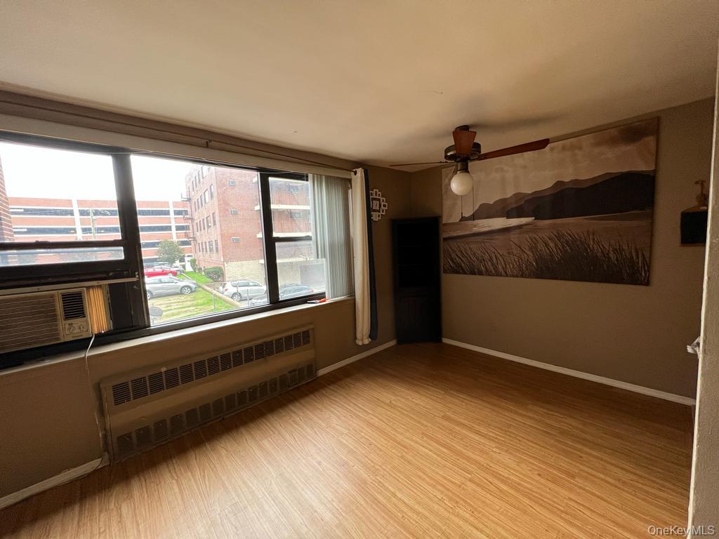 #4 photo, 120 Horton Highway, Mineola , NY 11501