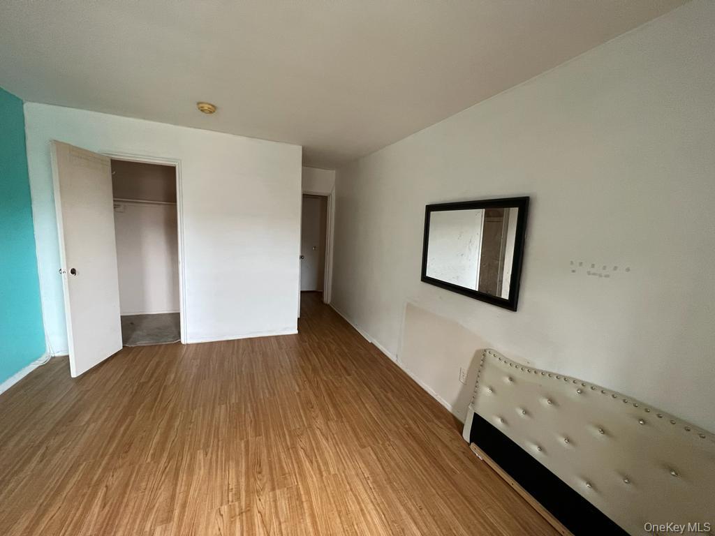 #9 photo, 120 Horton Highway, Mineola , NY 11501