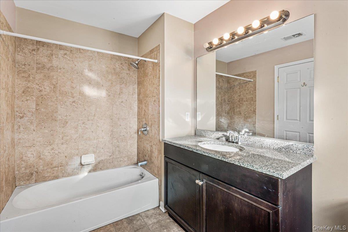 #14 photo, 122-16 Powells Cove Boulevard, קווינס College Point , NY 11356