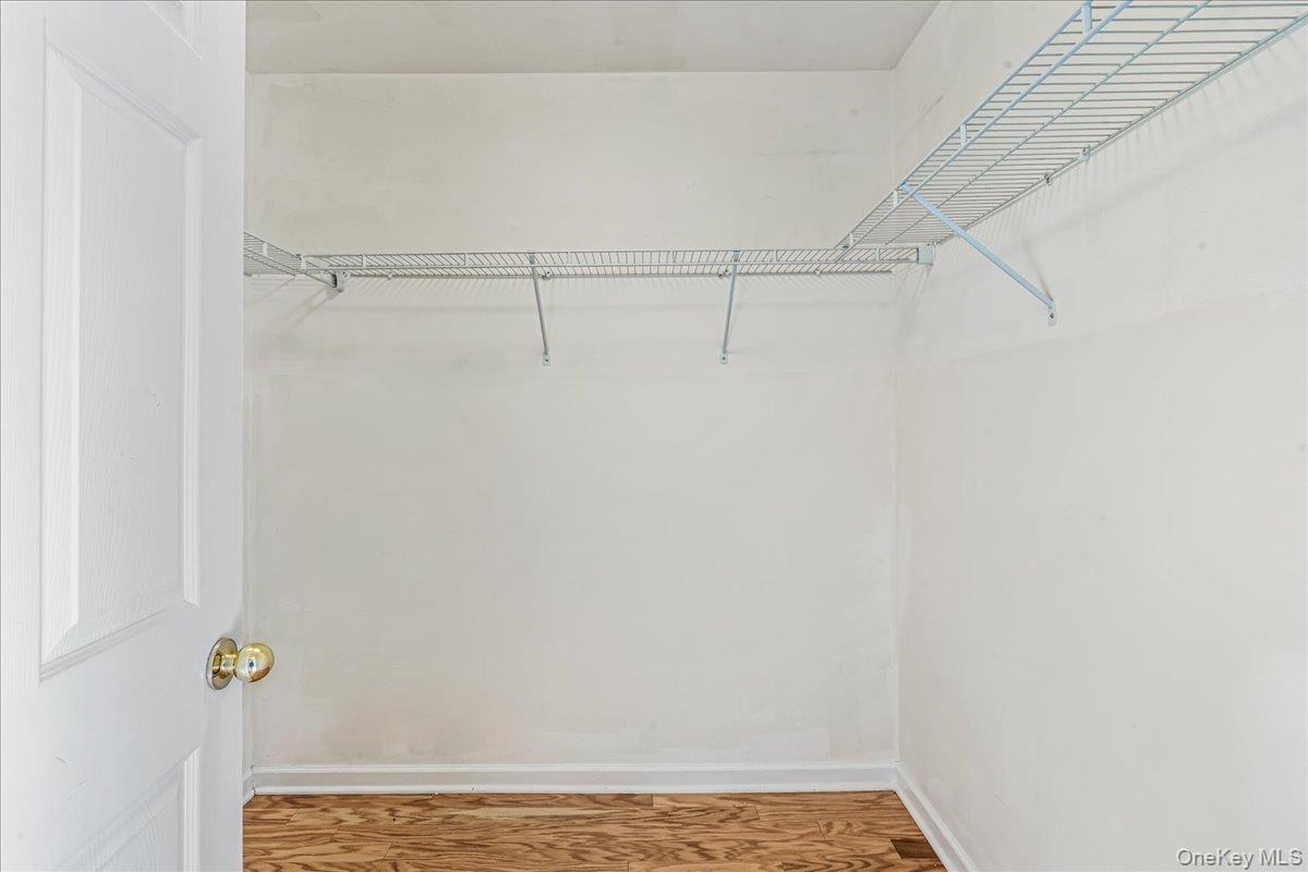 #15 photo, 122-16 Powells Cove Boulevard, קווינס College Point , NY 11356