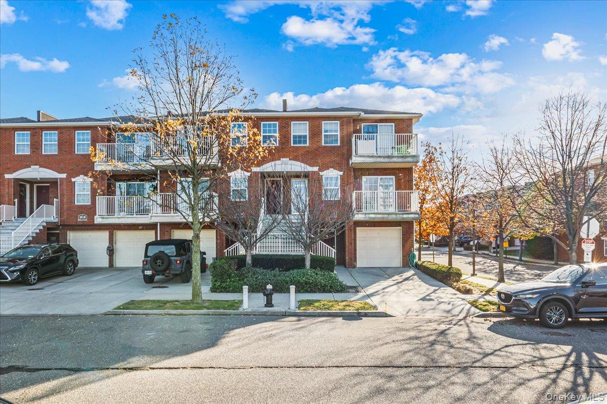 #2 photo, 122-16 Powells Cove Boulevard, קווינס College Point , NY 11356