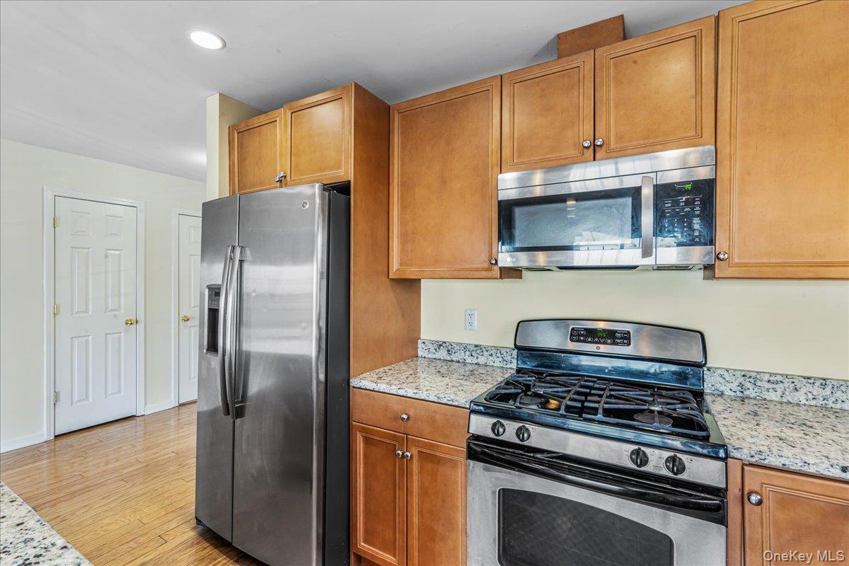 #8 photo, 122-16 Powells Cove Boulevard, קווינס College Point , NY 11356