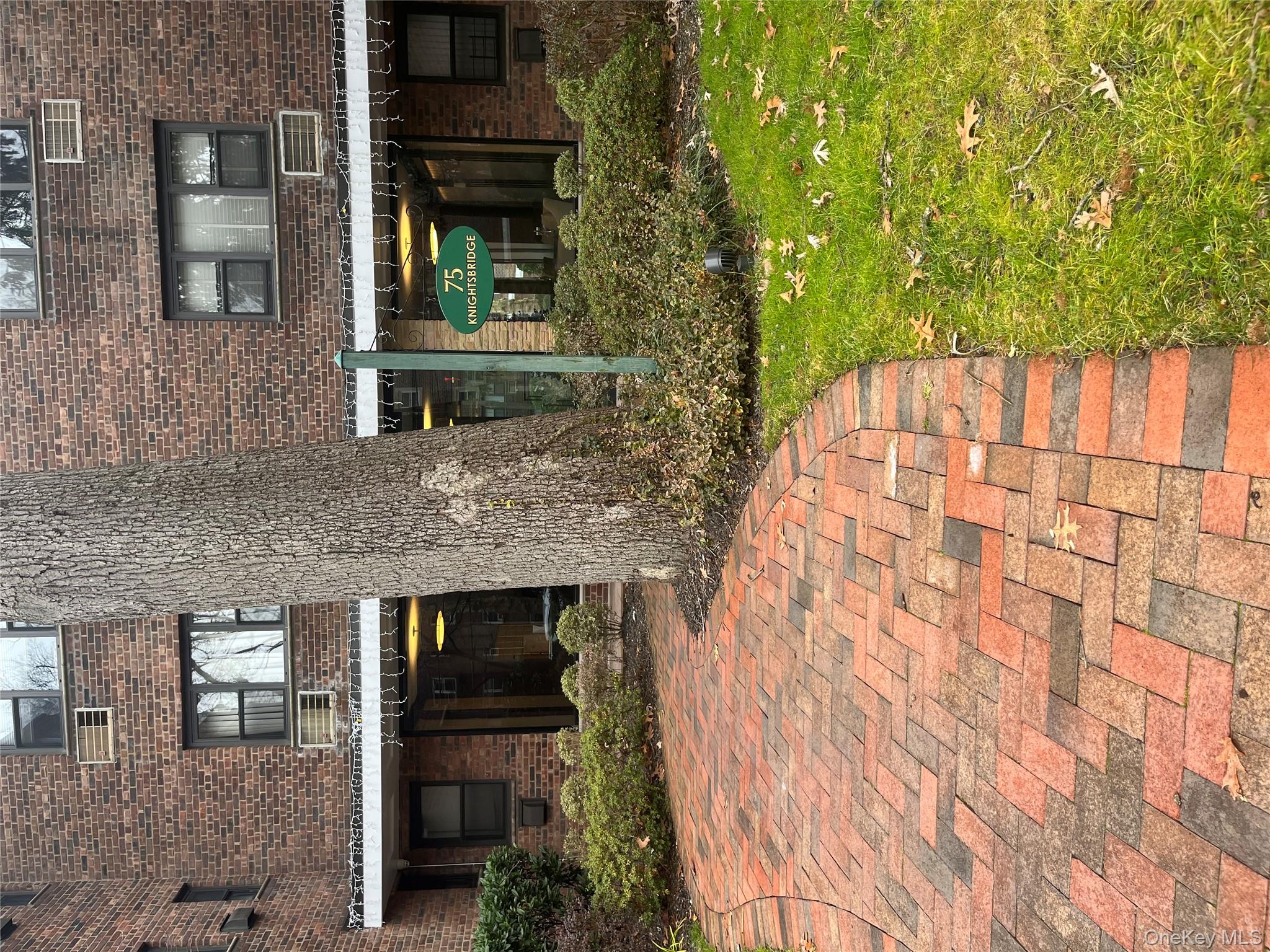 #1 photo, 75 knightsbridge Road, Great Neck , NY 11021