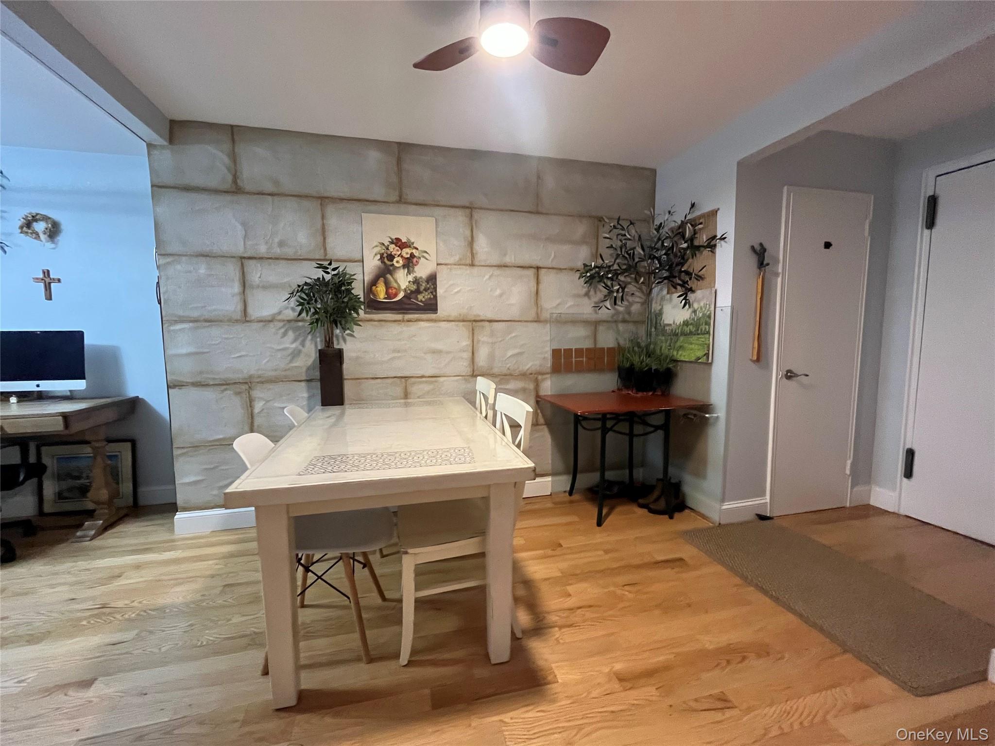 #15 photo, 75 knightsbridge Road, Great Neck , NY 11021