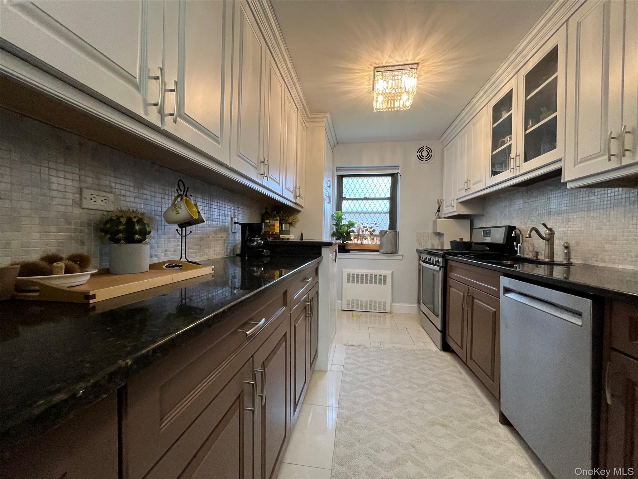 #6 photo, 75 knightsbridge Road, Great Neck , NY 11021