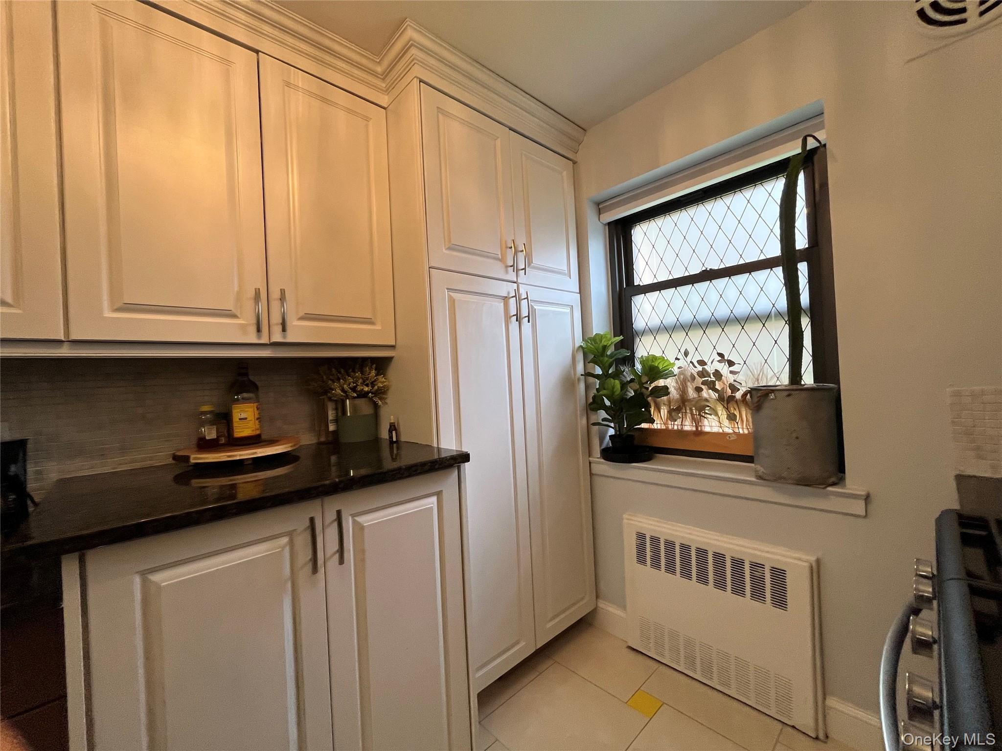 #7 photo, 75 knightsbridge Road, Great Neck , NY 11021