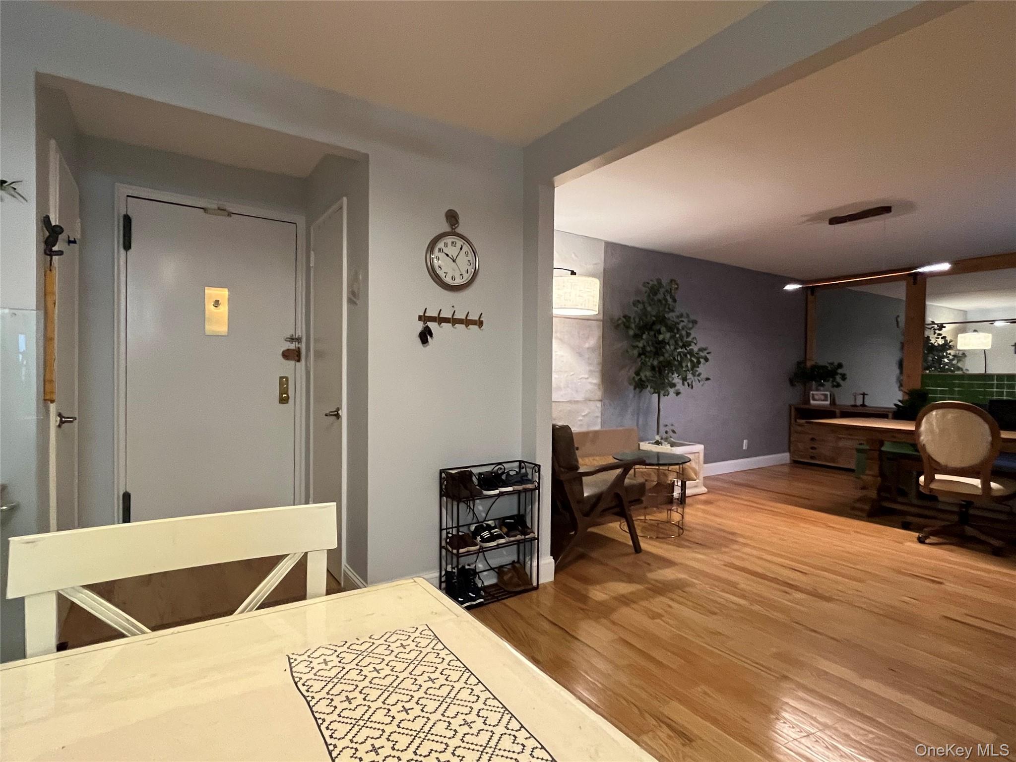 #9 photo, 75 knightsbridge Road, Great Neck , NY 11021