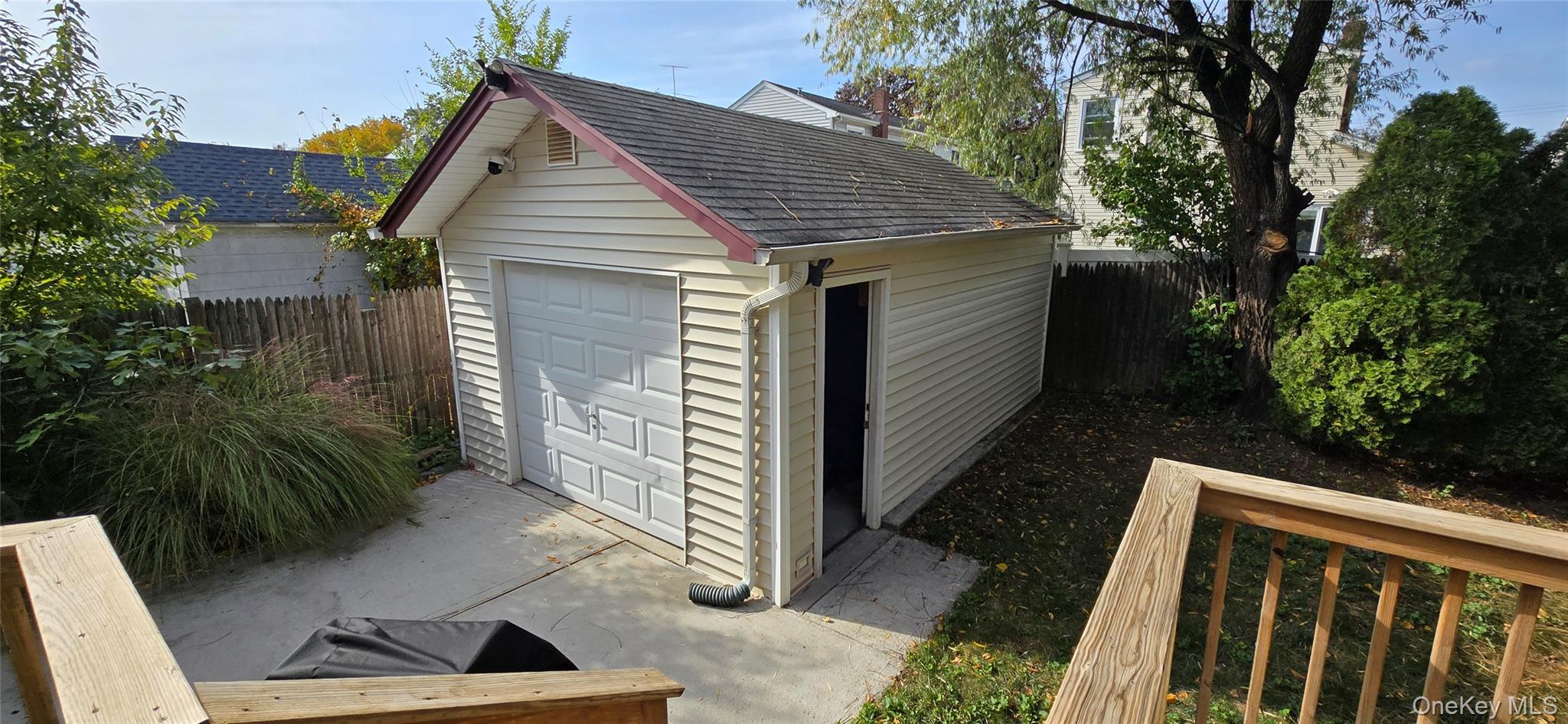 #18 photo, 8530 261st Street, Floral Park , NY 11001